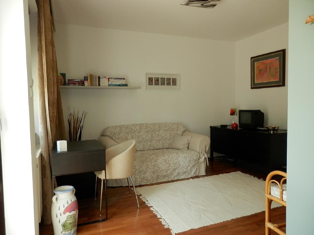 Csiki Apartman Budaors Phòng bức ảnh