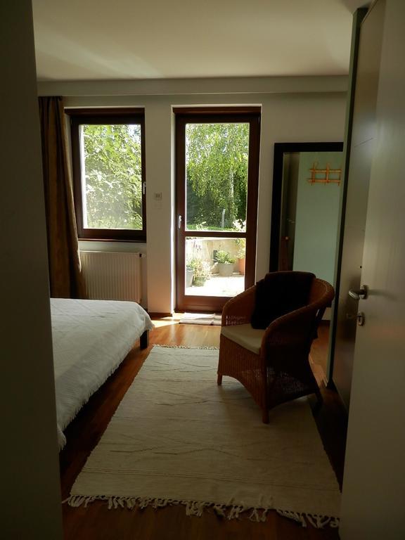 Csiki Apartman Budaors Phòng bức ảnh
