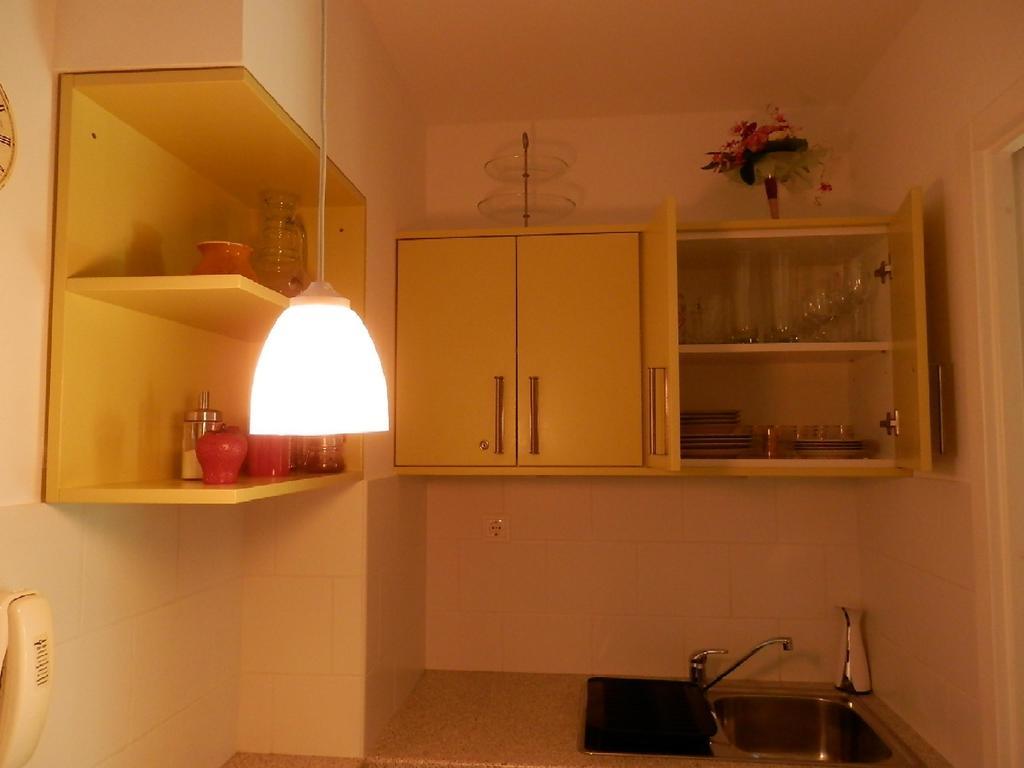Csiki Apartman Budaors Phòng bức ảnh